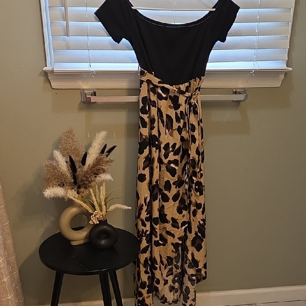 Elegant Black and Tan Leopard Print Dress